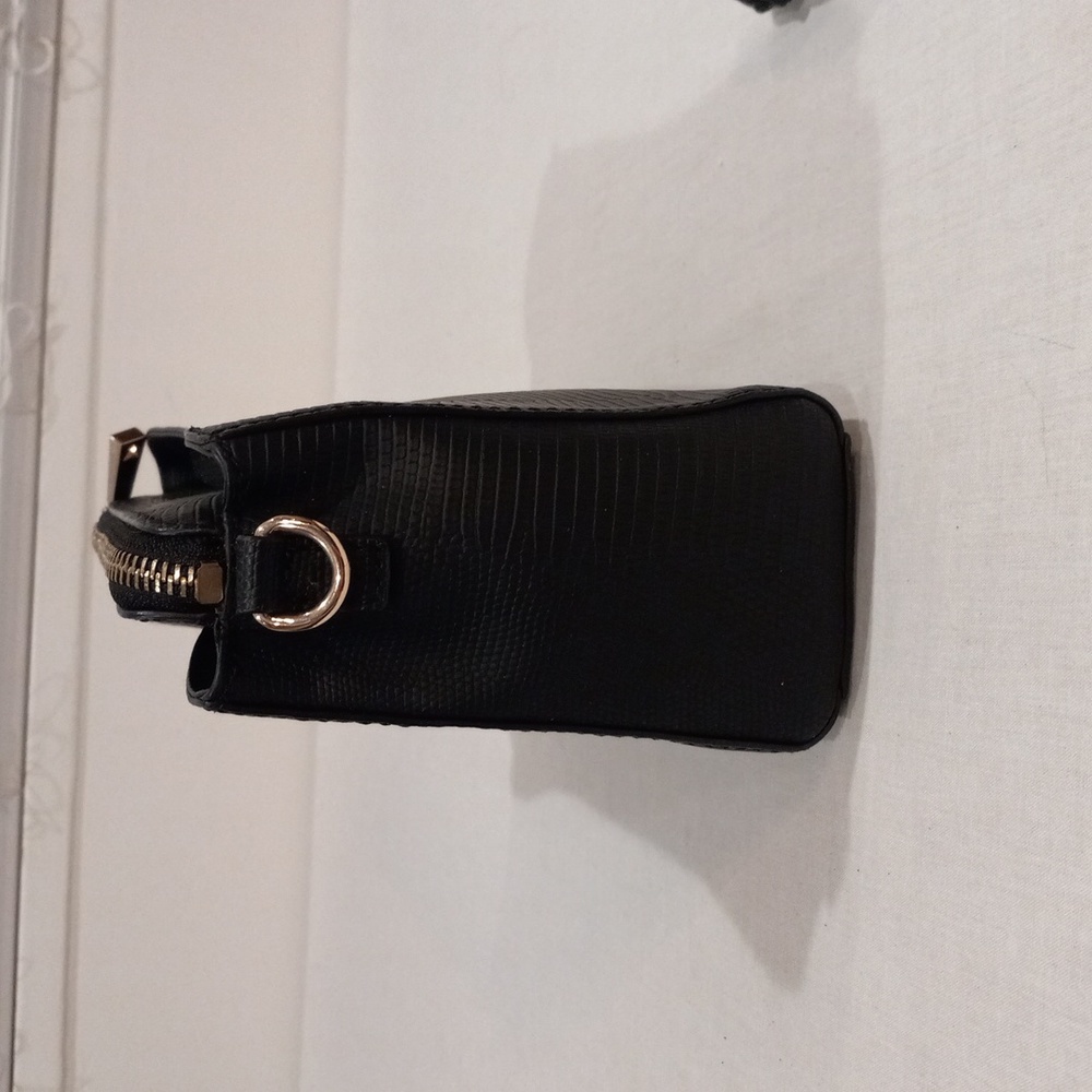 Crossbody - Picture 3 of 14